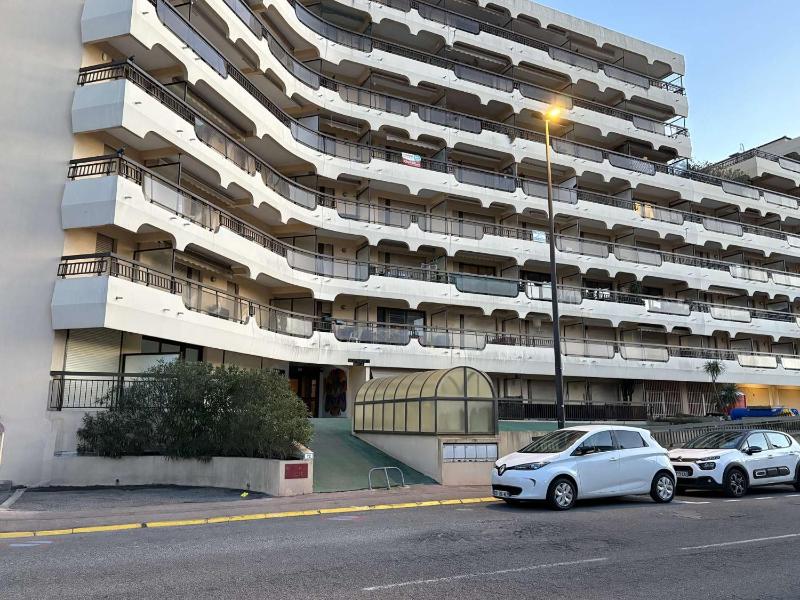 FS020-1305 Appt Studio cabine 4 personnes FREJUS - image 3