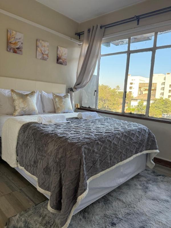 Dee's Place - image 1