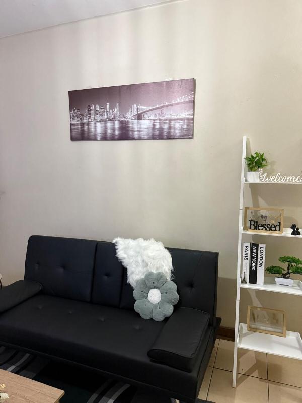 Dee's Place - image 6