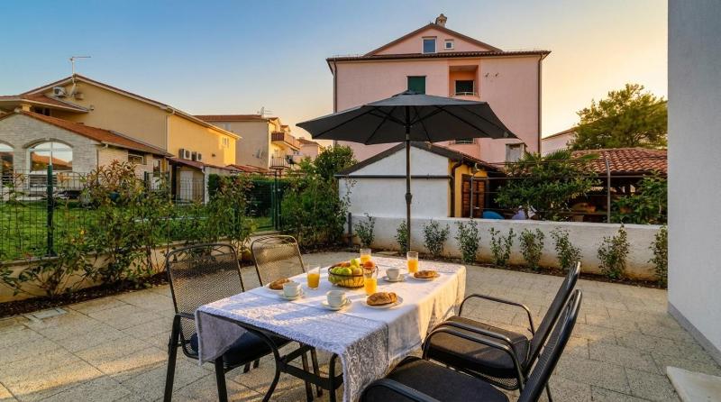 Cocaletto Villa with Apartments - image 14