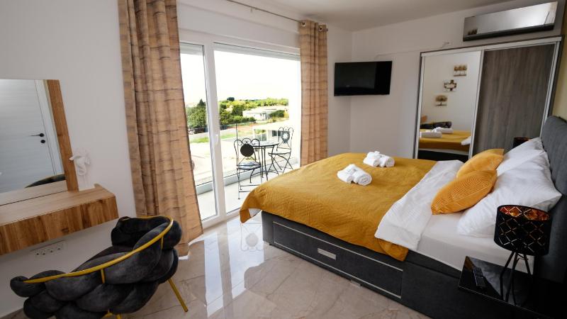 Beautiful Villa Paula with jacuzzi in Pula - image 27