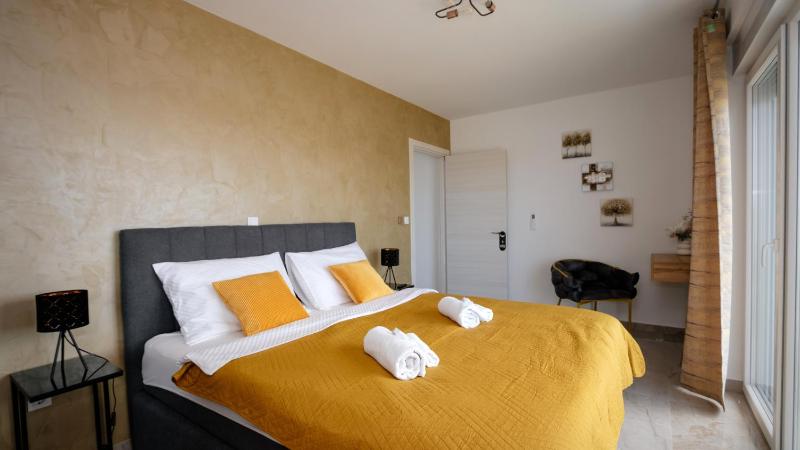 Beautiful Villa Paula with jacuzzi in Pula - image 12