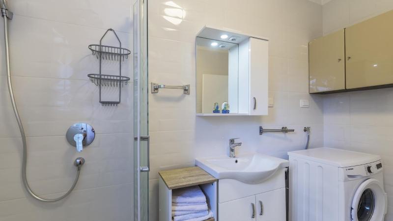 Beautiful Villa Ana with pool in Labin - image 25