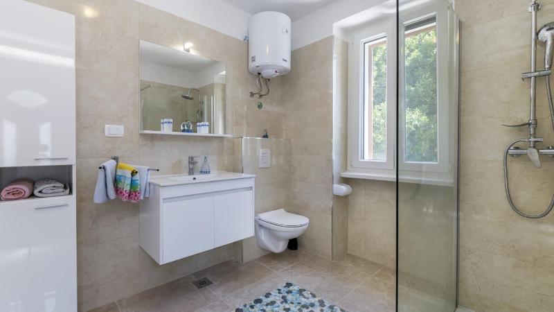 Beautiful Villa Ana with pool in Labin - image 20