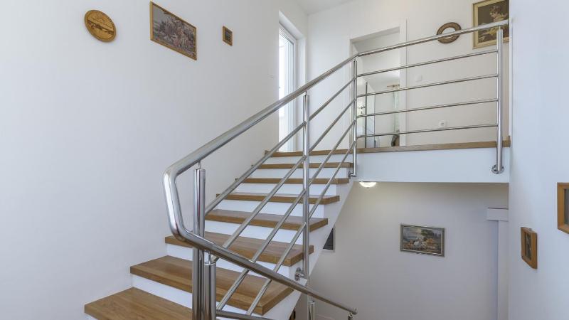 Beautiful Villa Ana with pool in Labin - image 3