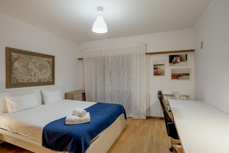Carcavelos Bright & Modern Apartment by Homing - image 24