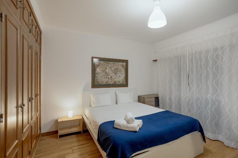 Carcavelos Bright & Modern Apartment by Homing - image 27