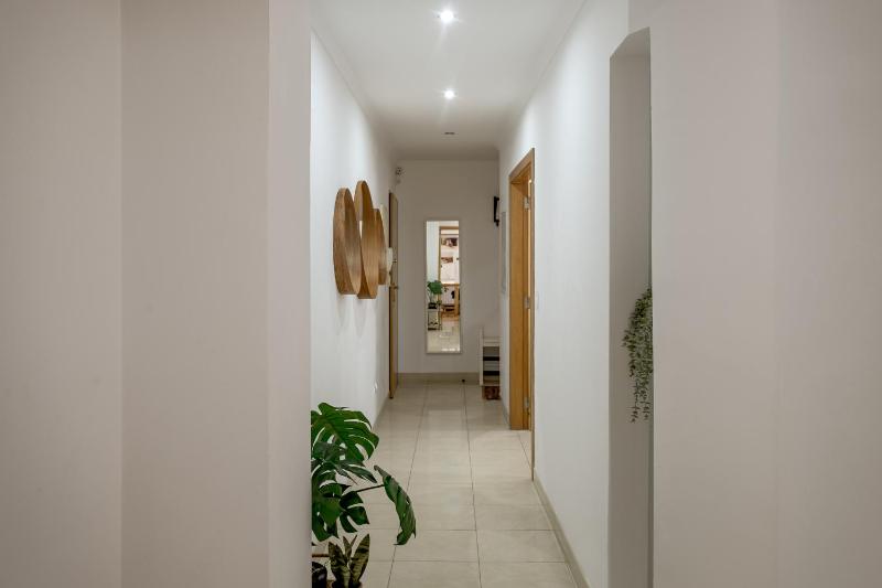 Carcavelos Bright & Modern Apartment by Homing - image 25