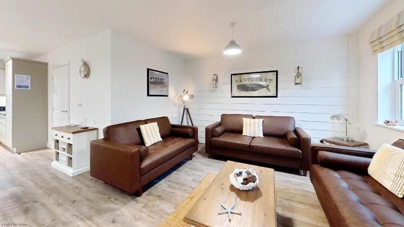 Old and New England Cottages - two 3 bedroom cottages nearby - Part of the The Bay Filey Holiday Village with pool gym and direct beach access pub restaurant tennis and meadows walks - image 32