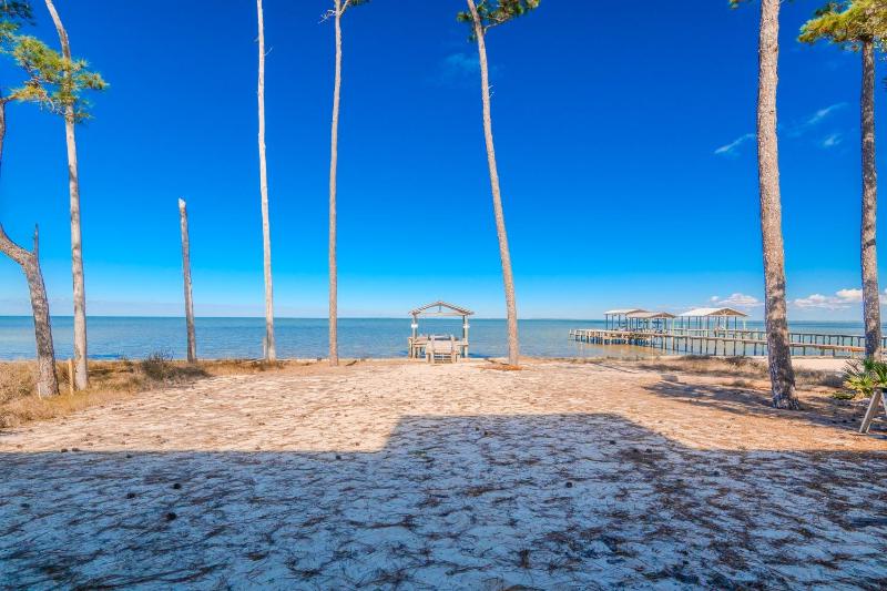 Pelican Roost 9407 - image 12