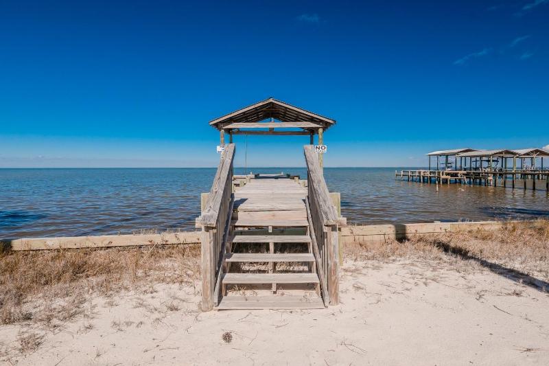 Pelican Roost 9407 - image 11