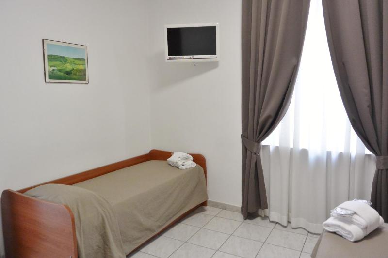 Triple Room image 3