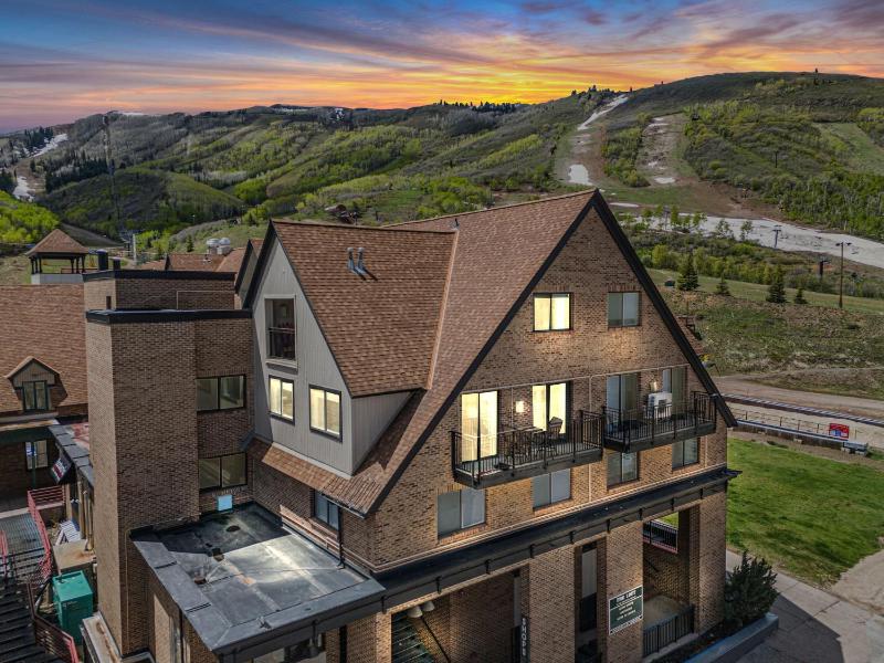 Village Loft 31 at Park City Mountain by SkyRun Park City - image 11
