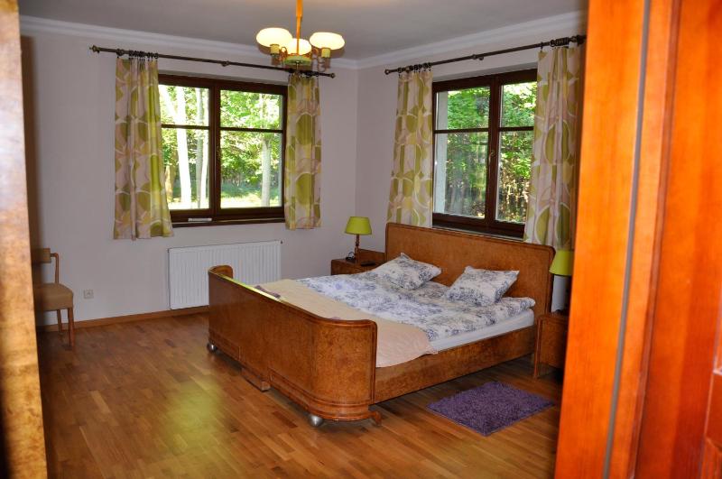 Large Double Room image 3
