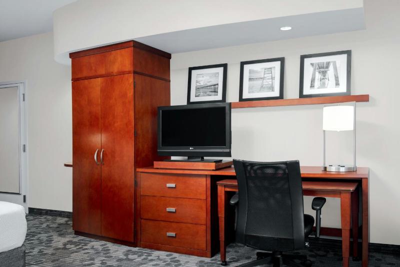 Courtyard by Marriott Jacksonville I-295/East Beltway - image 4