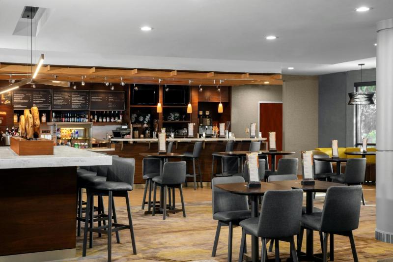 Courtyard by Marriott Jacksonville I-295/East Beltway - image 14