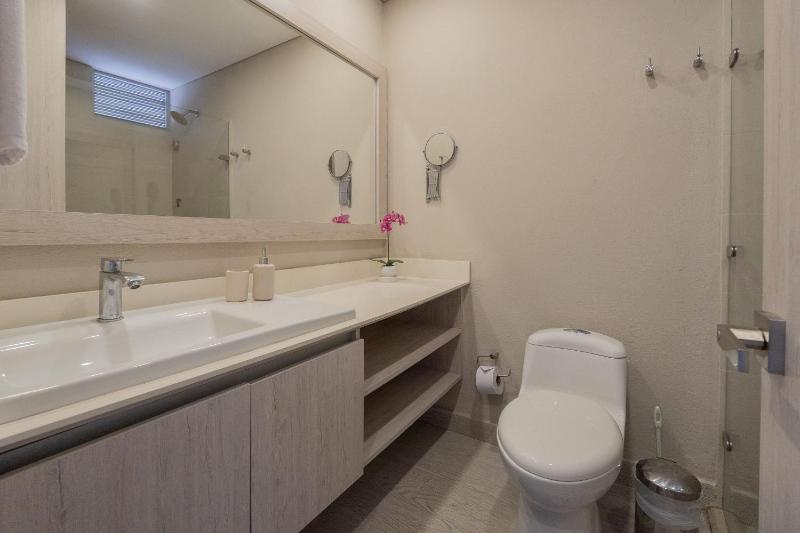 MQ1206 | Lujo vista y jacuzzi privado 2BD - image 12
