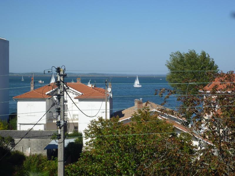 Charmant T2 avec balcon parking inclus proche plage et commerces - FR-1-474-291 - image 3