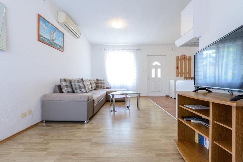Superior One-Bedroom Apartment with Balcony and Sea View A3 image 2