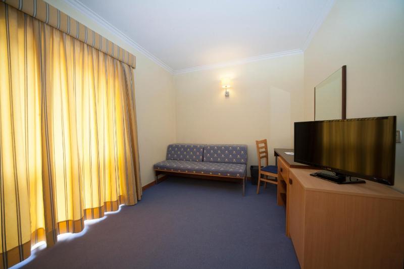 Family Room with Free Health Club Access (4 Adults) image 4