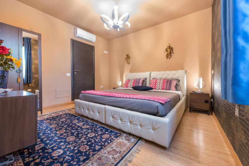 Double or Twin Room image 3