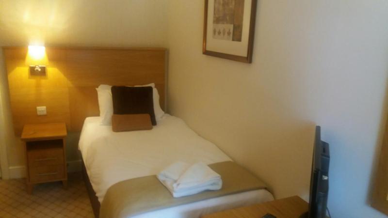 Single Room image 3