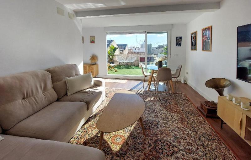 Gorgeous Apartment In Alicante With Wifi - image 4