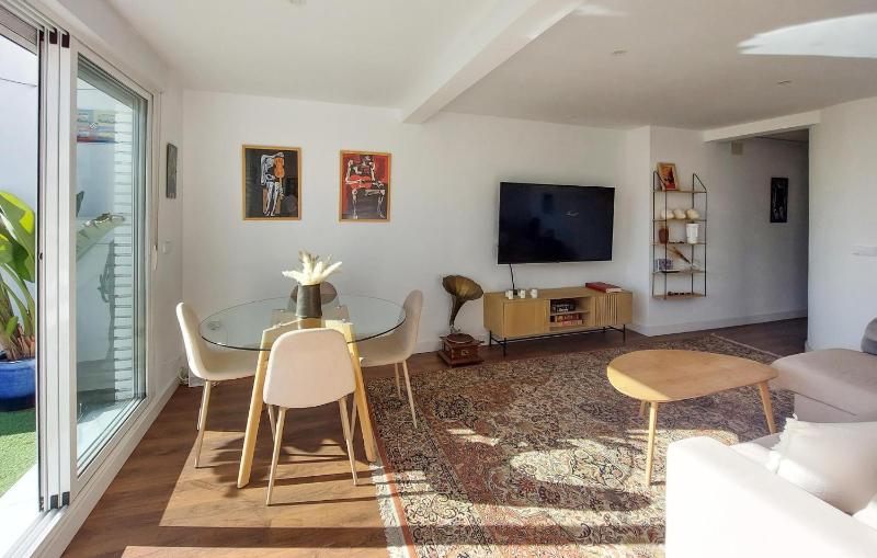 Gorgeous Apartment In Alicante With Wifi - image 9