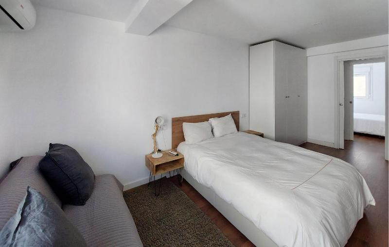 Gorgeous Apartment In Alicante With Wifi - image 14