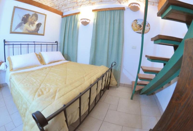 One-Bedroom Apartment image 4
