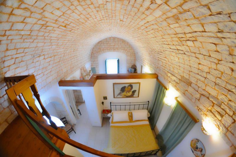 One-Bedroom Apartment image 2