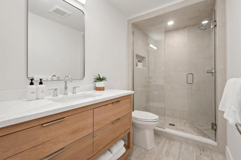 Riverside A03 condo - image 10