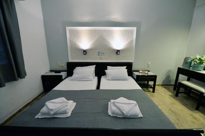 Single Room image 3