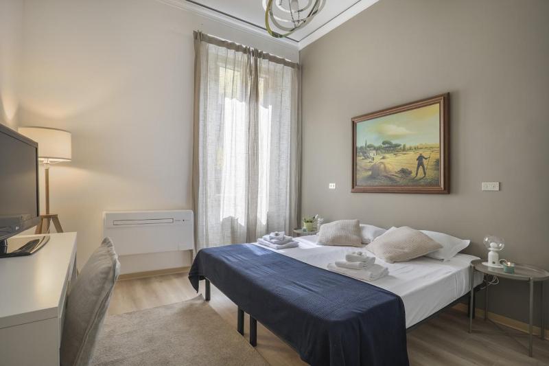 Family Apartment in the Heart of Florence - image 3