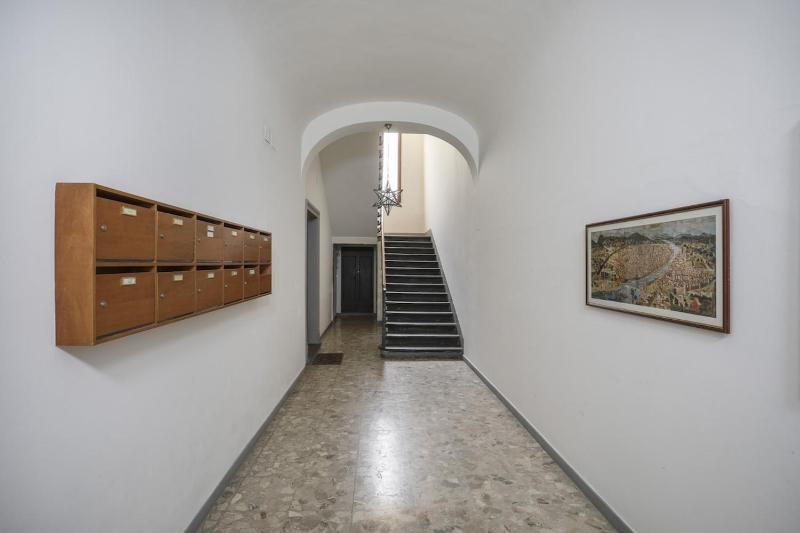 Family Apartment in the Heart of Florence - image 2