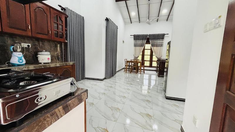 Saketha Villa Thalpe - 500m to beach - image 9