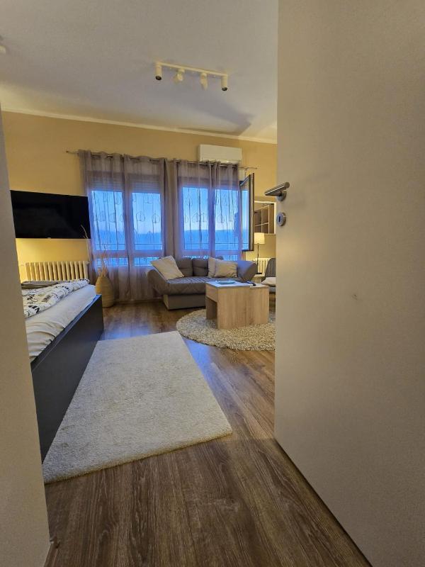 Crown Apartment - image 6