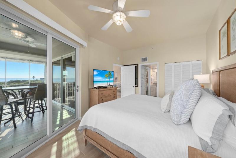 Shell Island Beach Club #5D - image 3