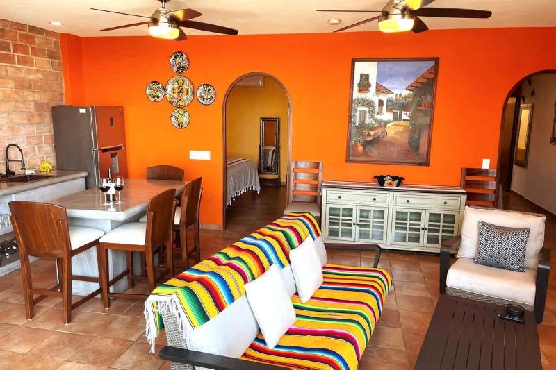 Villa Amistad Authentic 6BR Villa with Ocean Views and Heated Pool - image 13