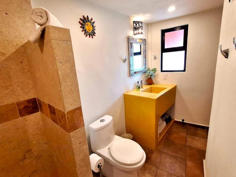 Villa Amistad Authentic 6BR Villa with Ocean Views and Heated Pool - image 15