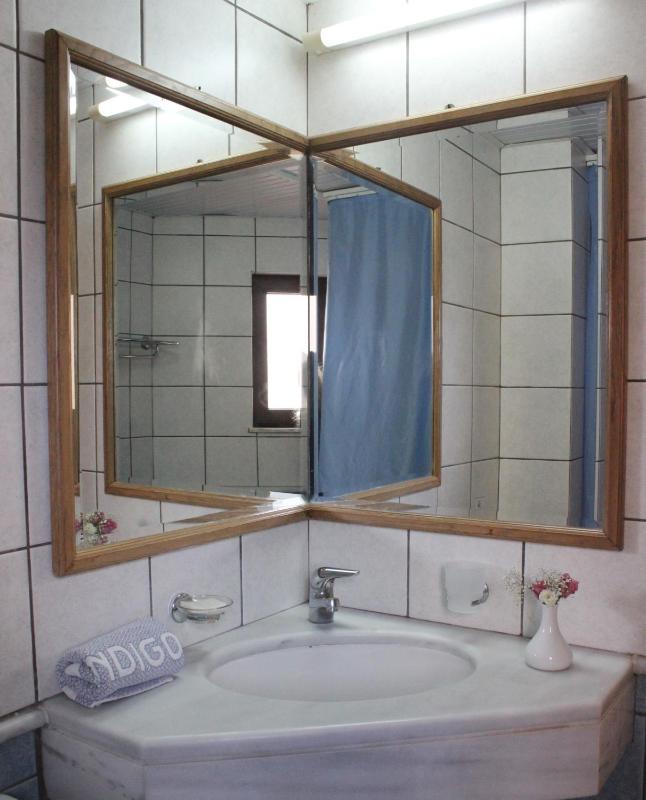 One-Bedroom Apartment with Side Sea View image 3