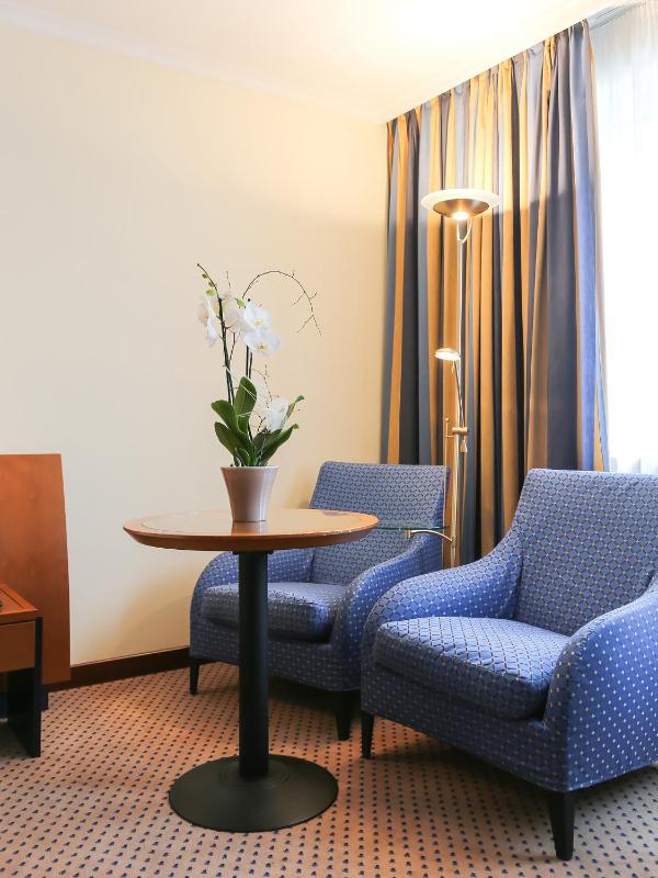 Club Double or Twin Room image 4