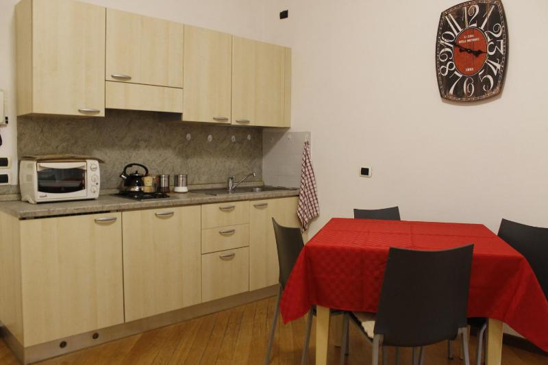 Apartment with Balcony - Vicolo Volto San Luca 18 image 4
