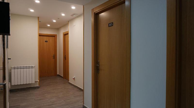 Single Room with Private Bathroom image 2