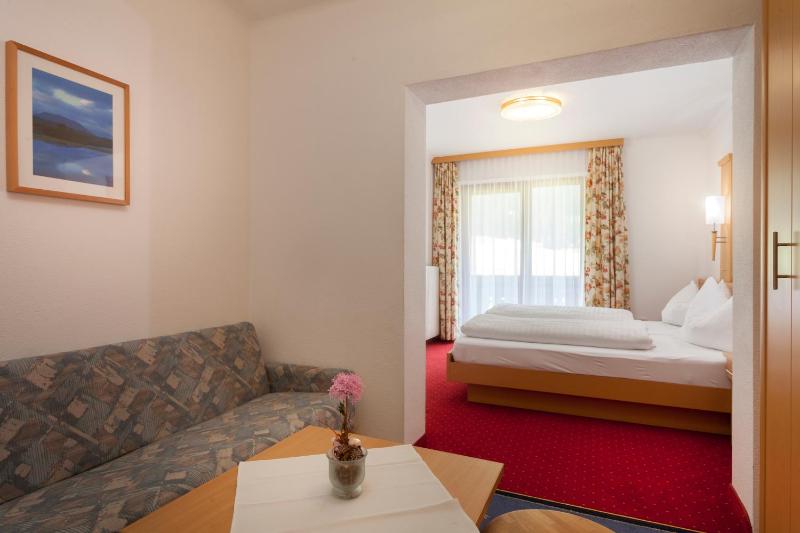Triple Room with Balcony image 3