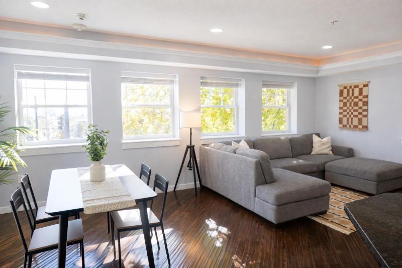 Salt Lake City Stay – Comfy 1BR Near It All - image 1