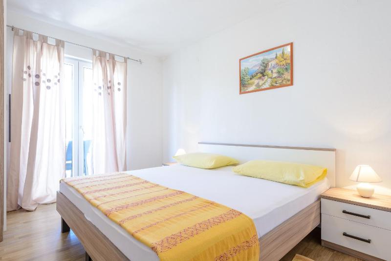 Superior One-Bedroom Apartment with Balcony and Sea View A2 image 2