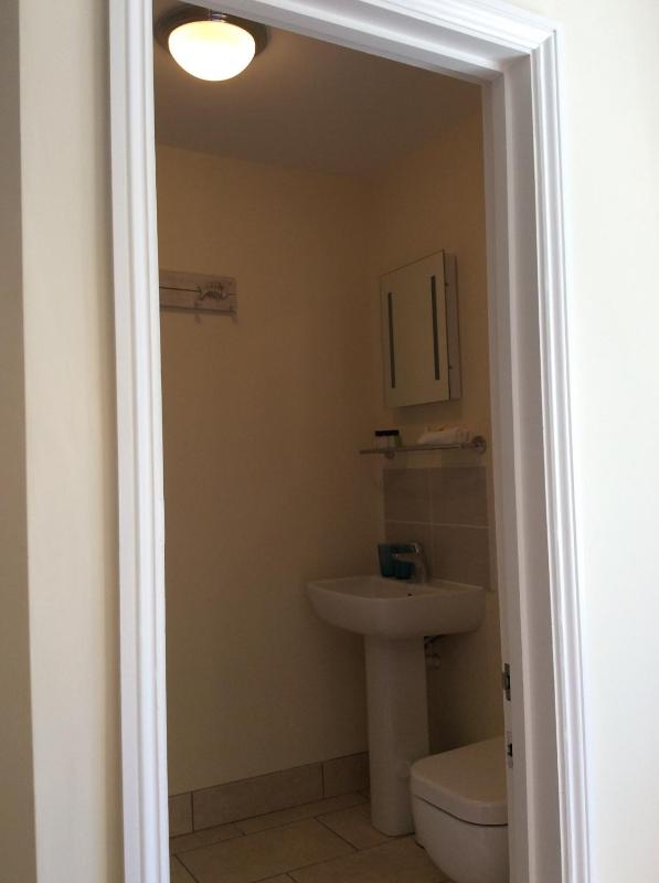 Double Room image 3