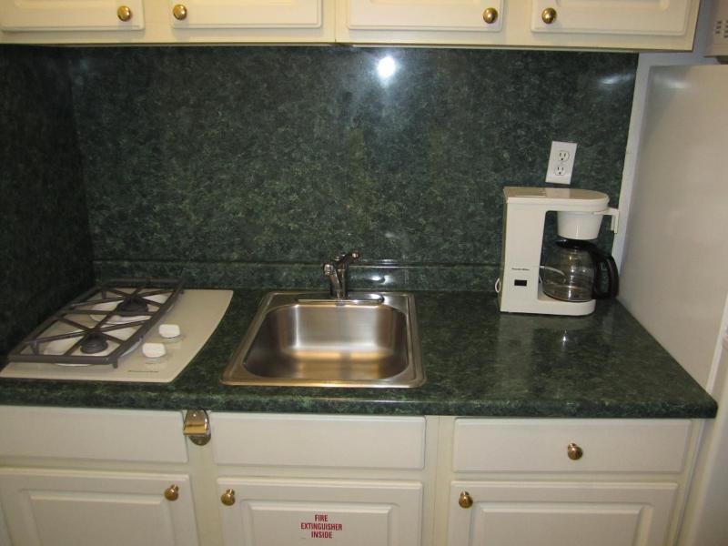 One-Bedroom Suite with Side Ocean View and Kitchenette image 2