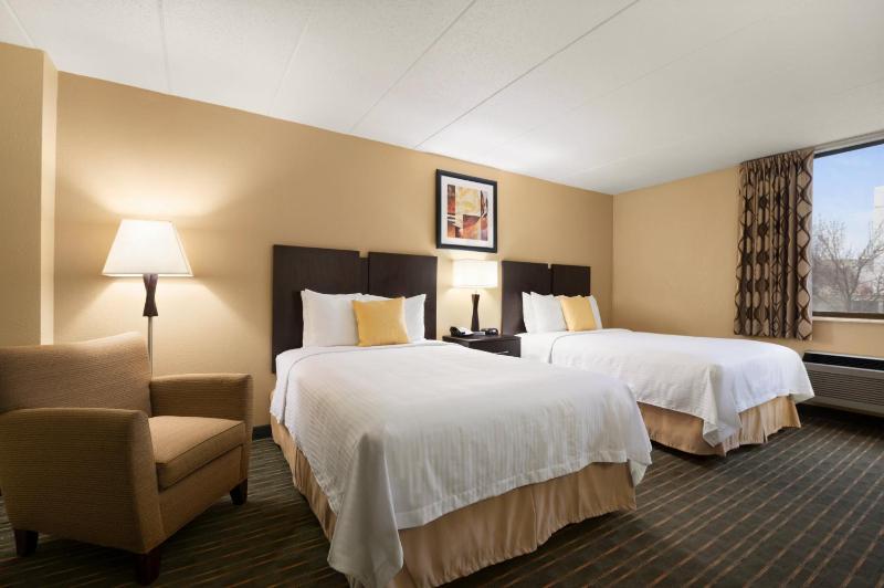 Double Room with Two Double Beds - Non-Smoking image 2